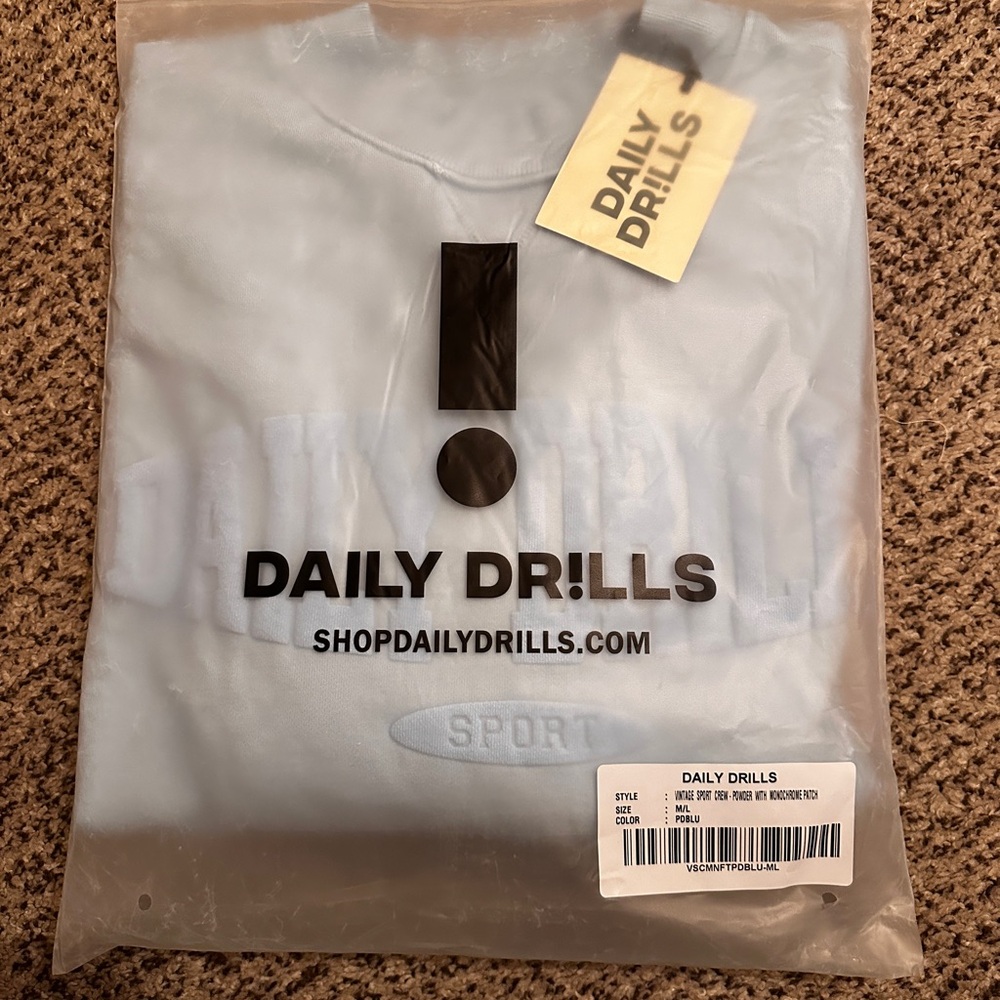 Daily Drills Oversized Vintage Sport Crewneck Sweatshirt. Size: M/L - Picture 2 of 2
